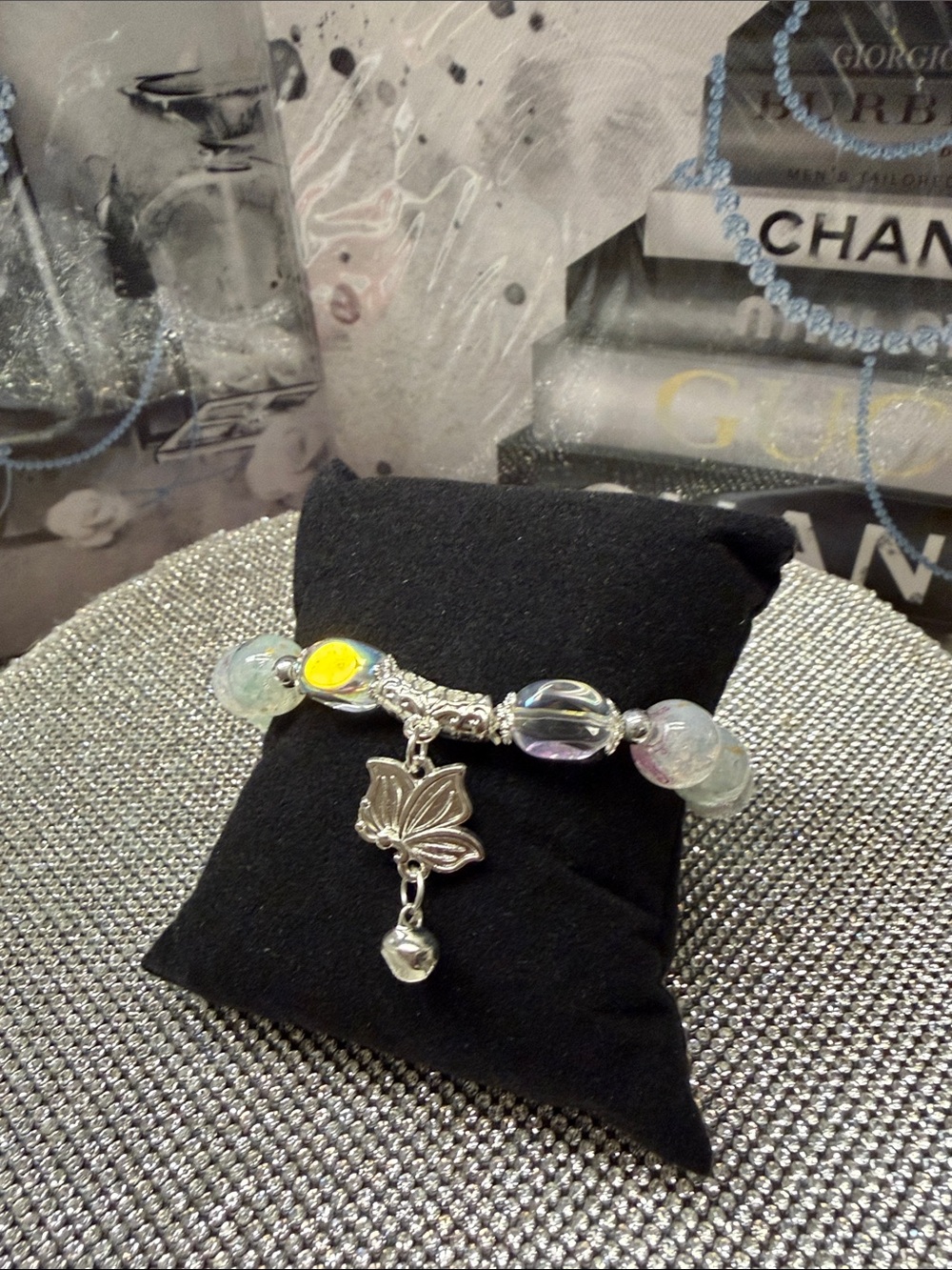 Lotus Charm Iridescent Bead Bracelet - glass beads Silver Tone. 🆕